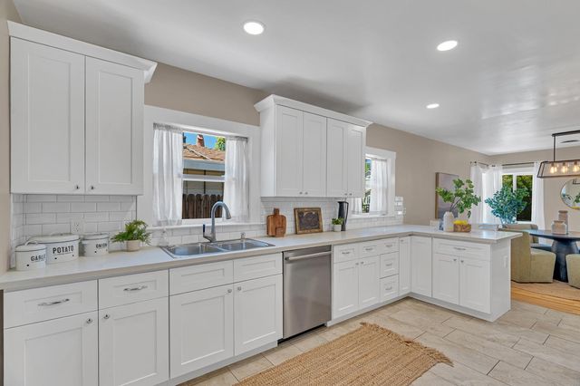 5200 J St, Sacramento, CA 95819