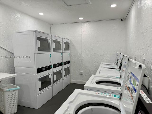 7401 SW 82nd St 207S, Miami, FL 33143