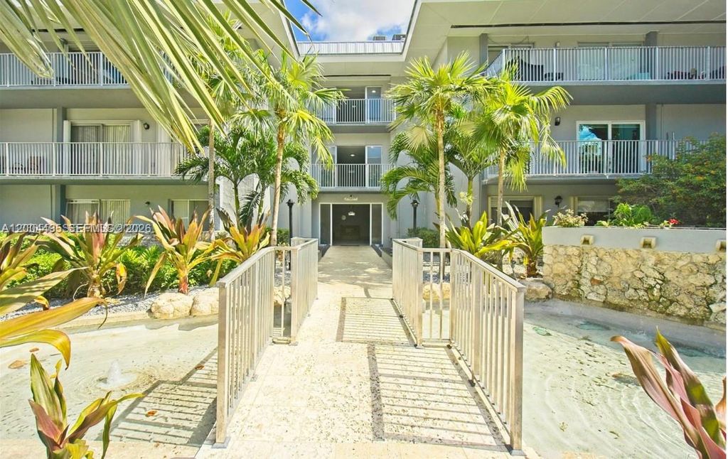 7401 SW 82nd St 207S, Miami, FL 33143