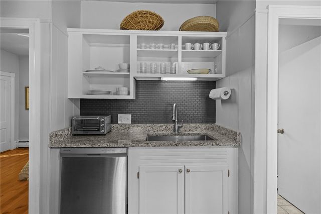 48 Constitution Street 1, Bristol, RI 02809