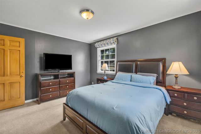 5708 S Louisville Avenue, Tulsa, OK 74135