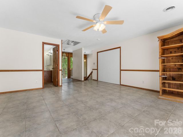 40 Country Bear Lane, Flat Rock, NC 28731