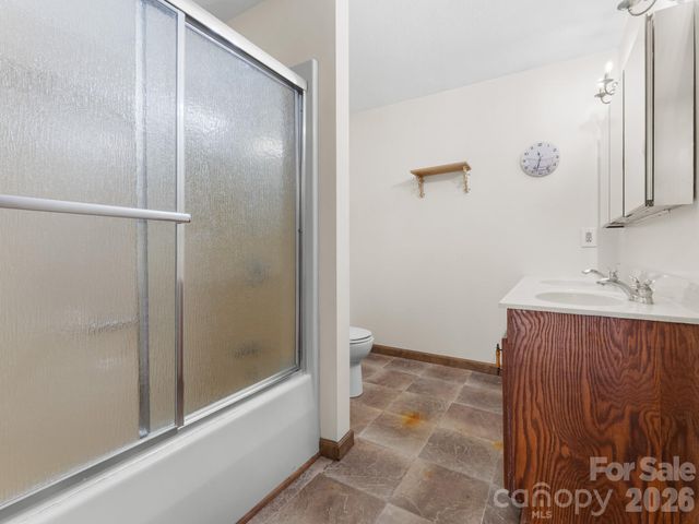 40 Country Bear Lane, Flat Rock, NC 28731