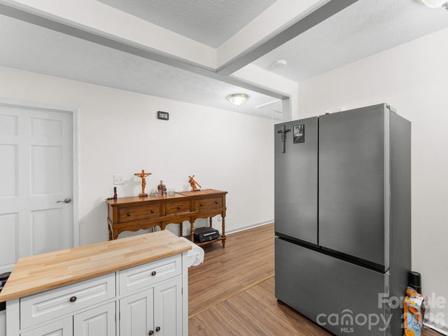 40 Country Bear Lane, Flat Rock, NC 28731