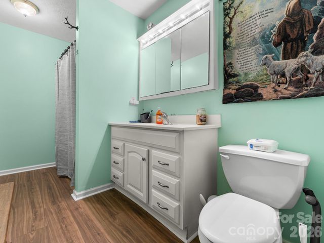 40 Country Bear Lane, Flat Rock, NC 28731