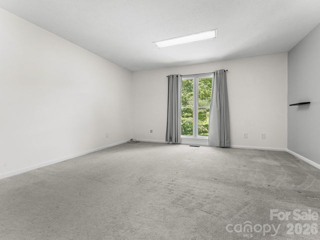 40 Country Bear Lane, Flat Rock, NC 28731