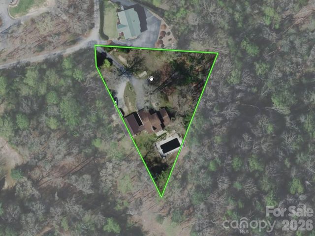 40 Country Bear Lane, Flat Rock, NC 28731