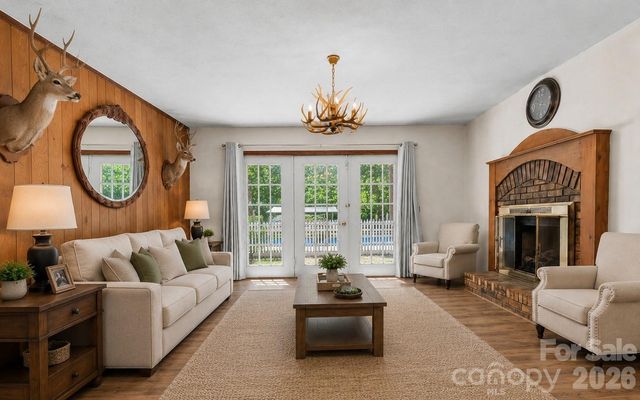 40 Country Bear Lane, Flat Rock, NC 28731