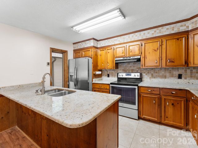 40 Country Bear Lane, Flat Rock, NC 28731