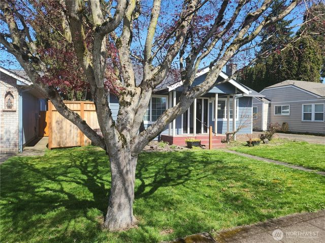 2902 Dover Street, Longview, WA 98632