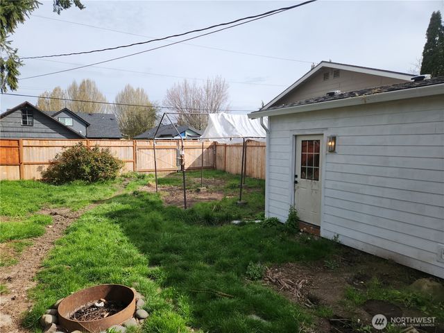 2902 Dover Street, Longview, WA 98632