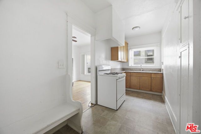 412 Union Drive, Los Angeles, CA 90017