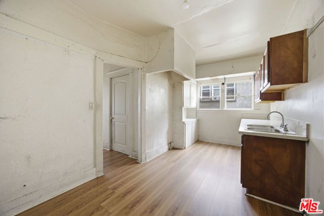 412 Union Drive, Los Angeles, CA 90017