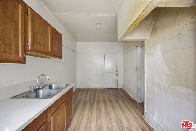 412 Union Drive, Los Angeles, CA 90017