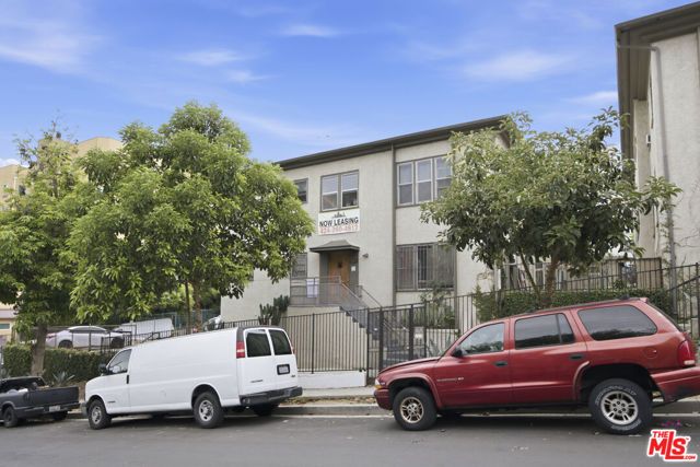 412 Union Drive, Los Angeles, CA 90017