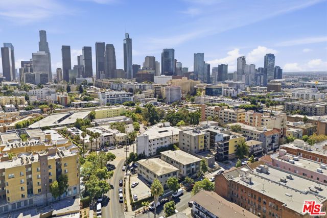 412 Union Drive, Los Angeles, CA 90017