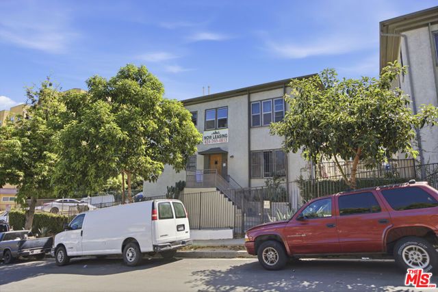 412 Union Drive, Los Angeles, CA 90017