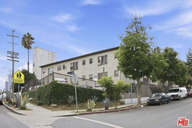 412 Union Drive, Los Angeles, CA 90017