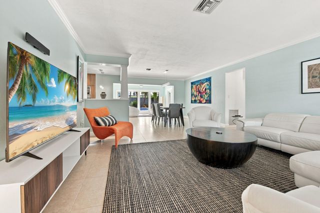 4230 NE 19TH Avenue, Oakland Park, FL 33308