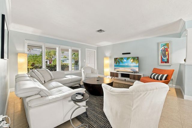 4230 NE 19TH Avenue, Oakland Park, FL 33308