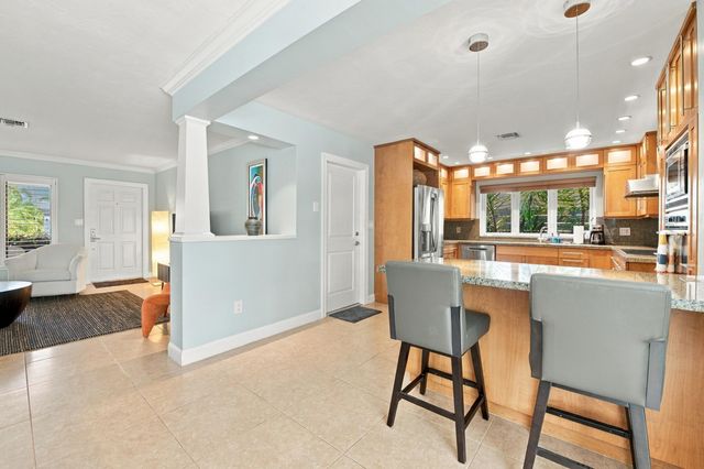 4230 NE 19TH Avenue, Oakland Park, FL 33308