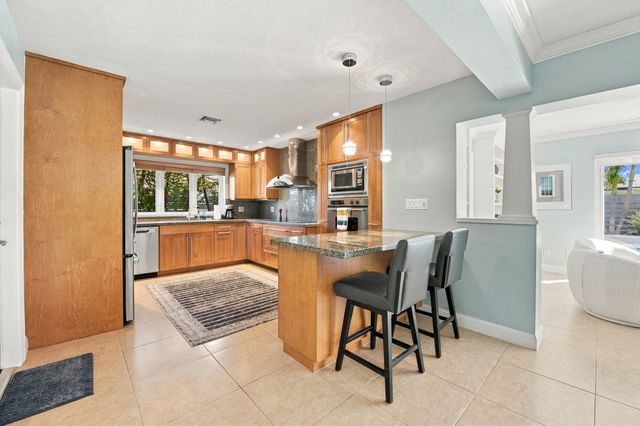 4230 NE 19TH Avenue, Oakland Park, FL 33308