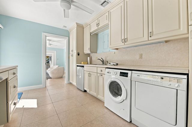 4230 NE 19TH Avenue, Oakland Park, FL 33308