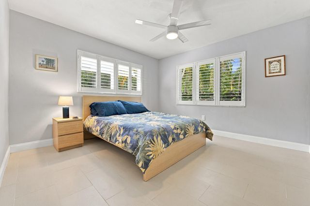 4230 NE 19TH Avenue, Oakland Park, FL 33308
