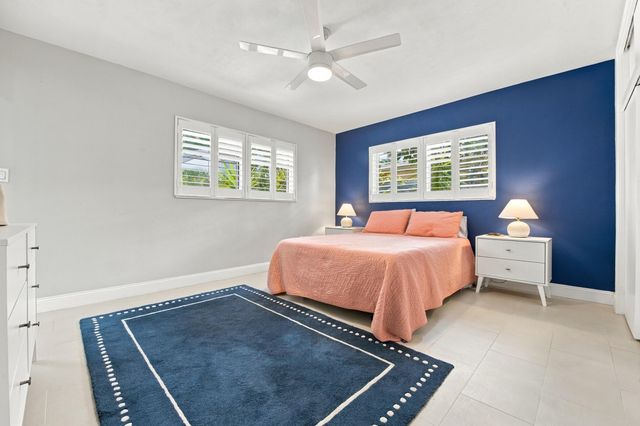 4230 NE 19TH Avenue, Oakland Park, FL 33308