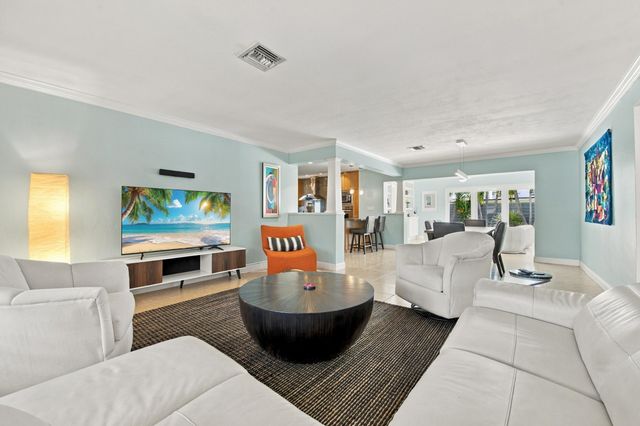 4230 NE 19TH Avenue, Oakland Park, FL 33308