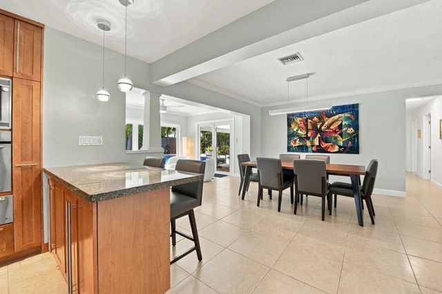 4230 NE 19TH Avenue, Oakland Park, FL 33308