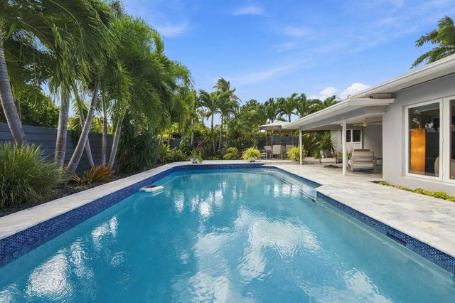 4230 NE 19TH Avenue, Oakland Park, FL 33308