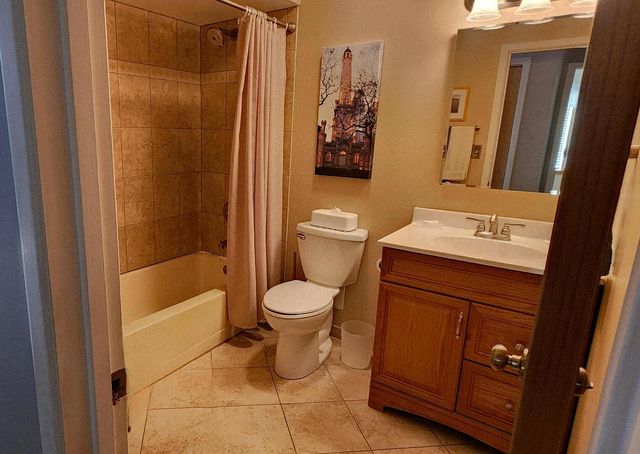 328 Wellington Avenue, Elk Grove Village, IL 60007