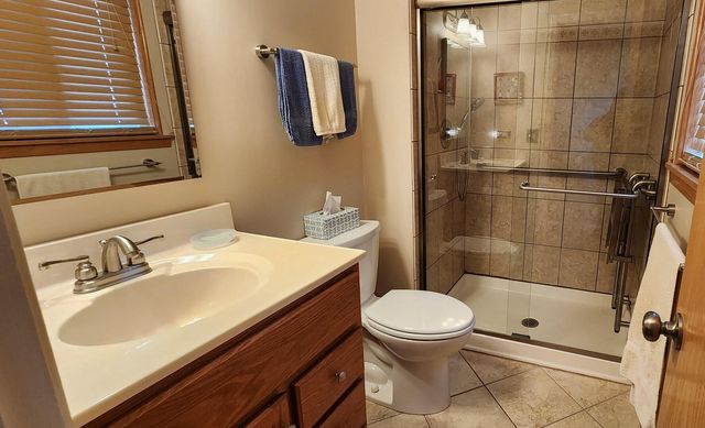 328 Wellington Avenue, Elk Grove Village, IL 60007