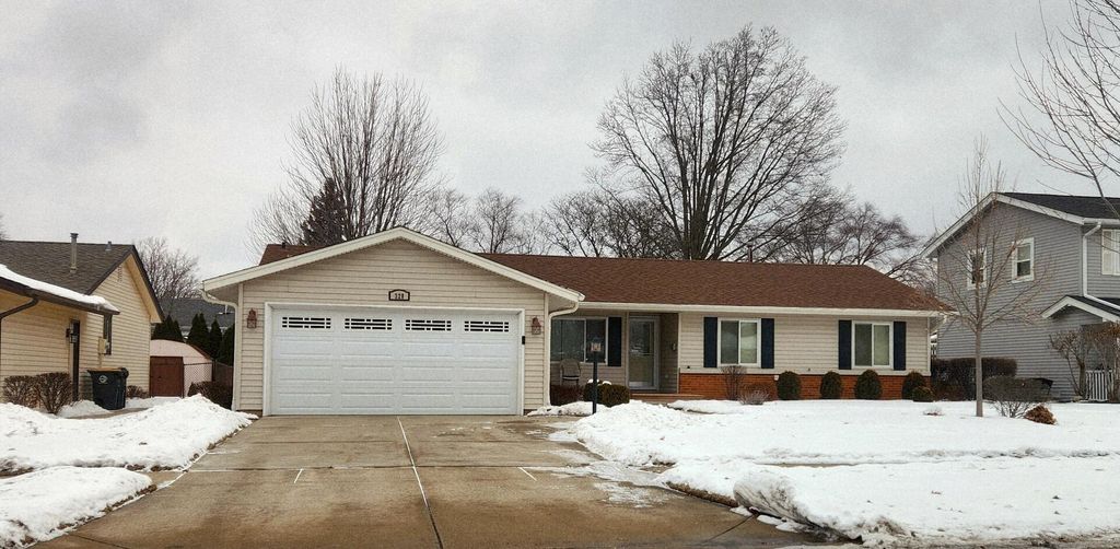 328 Wellington Avenue, Elk Grove Village, IL 60007