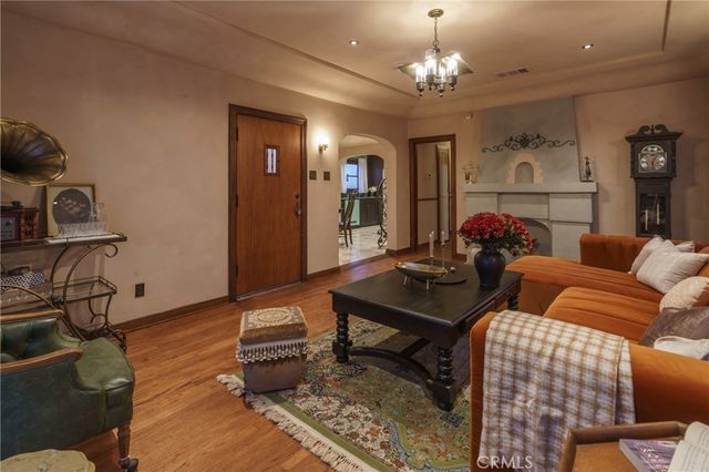 2015 San Francisco Avenue, Long Beach, CA 90806