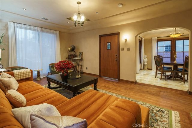 2015 San Francisco Avenue, Long Beach, CA 90806