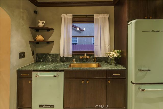 2015 San Francisco Avenue, Long Beach, CA 90806