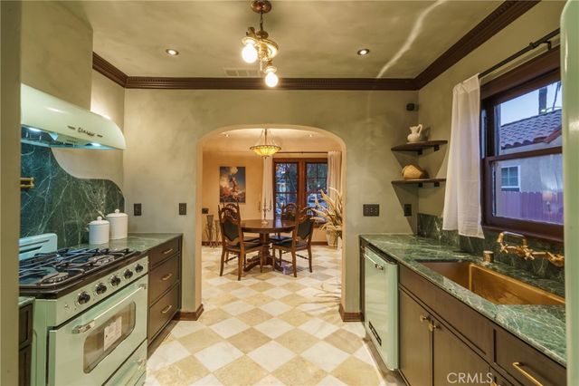 2015 San Francisco Avenue, Long Beach, CA 90806