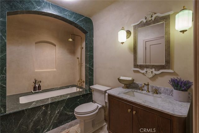 2015 San Francisco Avenue, Long Beach, CA 90806