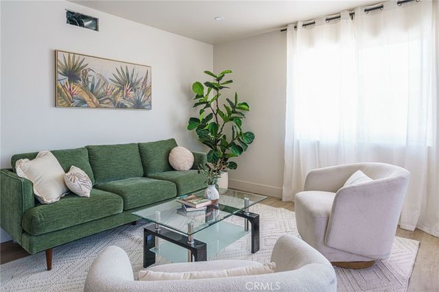 2015 San Francisco Avenue, Long Beach, CA 90806