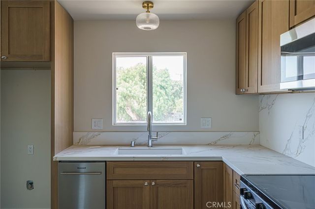 2015 San Francisco Avenue, Long Beach, CA 90806