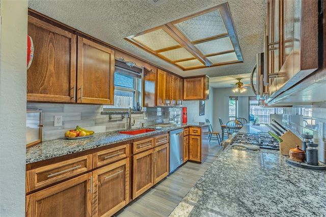 2813 Pinto Trail, Edmond, OK 73012