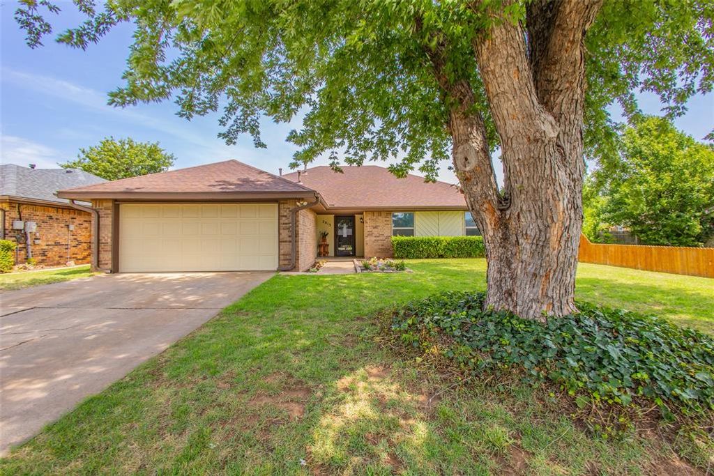 2813 Pinto Trail, Edmond, OK 73012