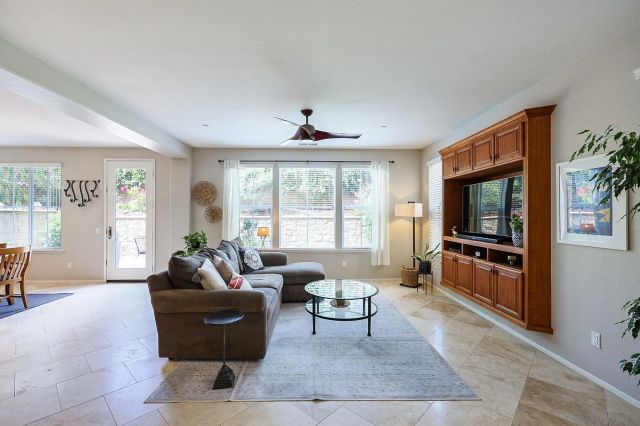 10062 Day Creek Trl, Santee, CA 92071