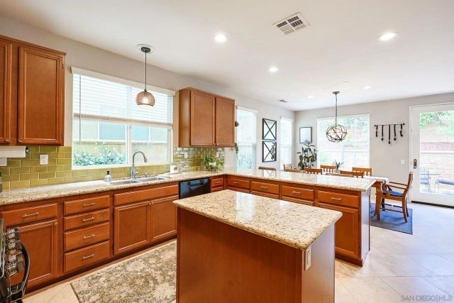 10062 Day Creek Trl, Santee, CA 92071