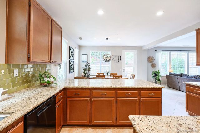 10062 Day Creek Trl, Santee, CA 92071