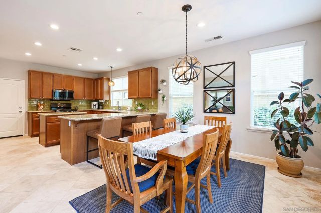 10062 Day Creek Trl, Santee, CA 92071