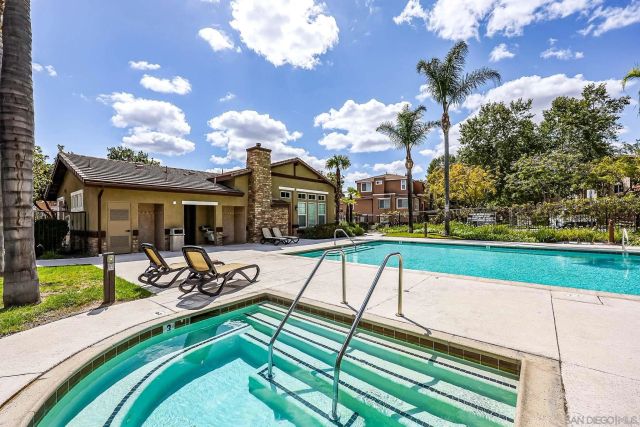 10062 Day Creek Trl, Santee, CA 92071