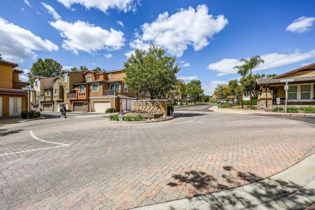 10062 Day Creek Trl, Santee, CA 92071